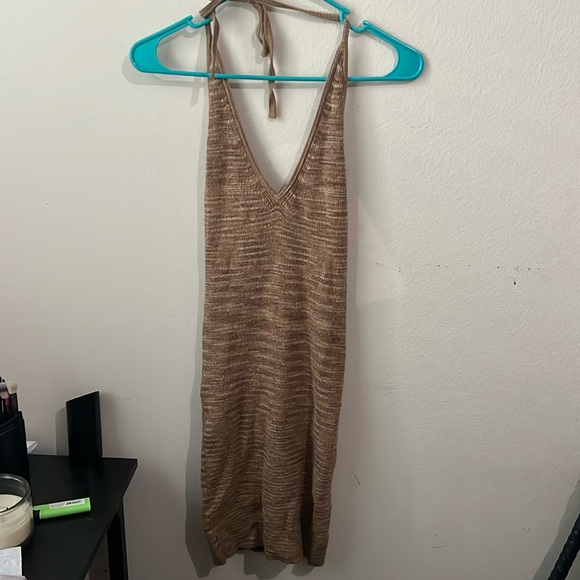 Halter dress - Picture 1 of 3